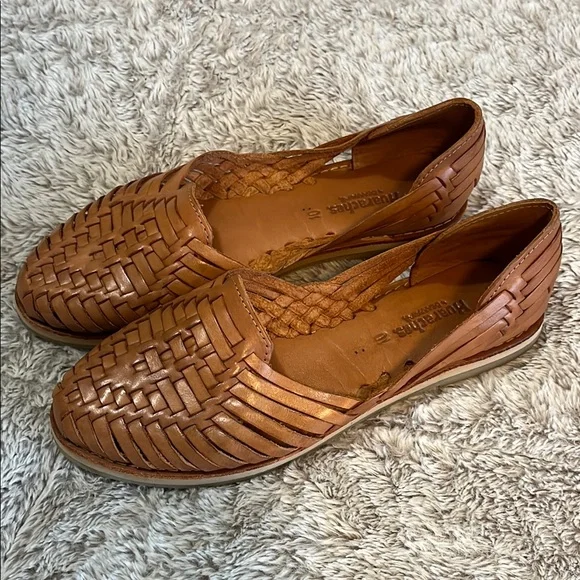 BearPaw | Shoes | Bearpaw Brown Woven Leather Slipons | Poshmark display picture 3